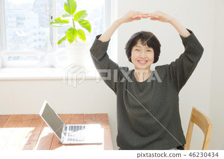 女性中年回合 46230434
