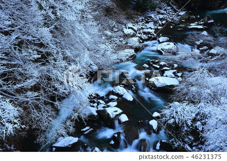 Winter waterfall 46231375