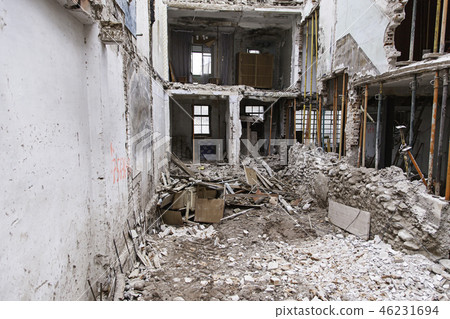 Ruin and abandonment in a house 46231694