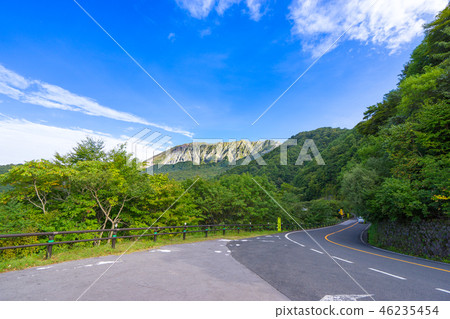 A view of Hyakumeizan and Hoki Oyama from the lock pass. (Tottori prefecture) *There is a shooting position in the comment section of the work A view of Hyakumeizan and Hoki Oyama from the lock pass. (Tottori prefecture) *There is a shooting position in the comment section of the work 46235454