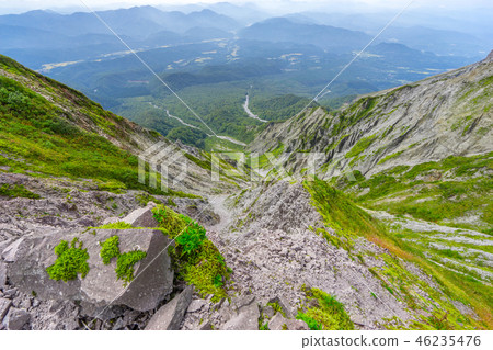 Sannosawa Honzawa from the summit of Sannomine, the main peak of Yarigamine, "Hoki Oyama" (Tottori prefecture) *There is a shooting position in the comment section of the work Sannosawa Honzawa from the summit of Sannomine, the main peak of Yarigamine, "Hoki Oyama" (Tottori prefecture) *There is a shooting position in the comment section of the work 46235476