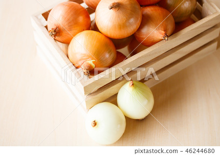 Small onion Small onion 46244680