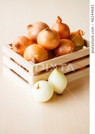 Small onion 46244681