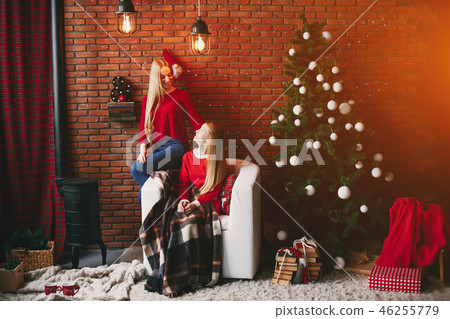 sisters at home 46255779