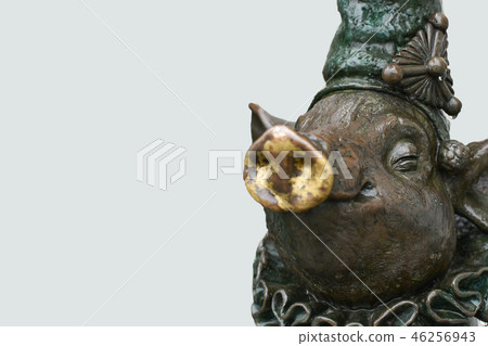 A bronze sculpture of a pig, copy Space A bronze sculpture of a pig, copy Space 46256943