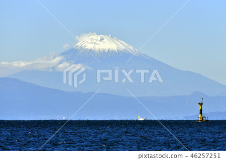Miura Peninsula [Kanagawa] Mt. Fuji over Asaka from Sagami Bay [Winter] 46257251