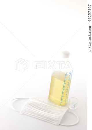 Mask and cold medicine Mask and cold medicine 46257567