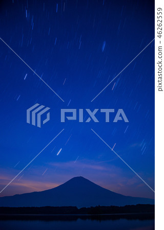 [Shizuoka Prefecture] Under the stars, Lake Tanuki and Mt. Fuji 46262559