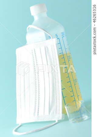 Mask and cold medicine Mask and cold medicine 46265316