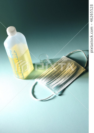 面膜和感冒藥 面膜和感冒藥 46265528