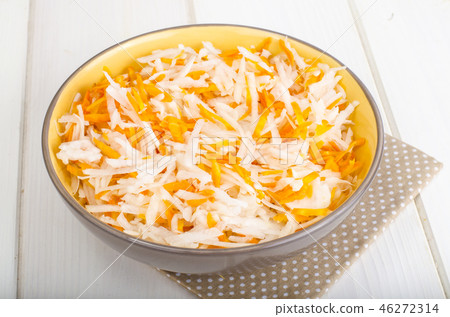 Fresh daikon and carrot salad Fresh daikon and carrot salad 46272314
