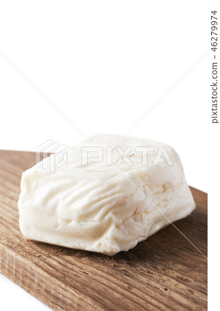 soft halloumi chesse. dairy product 46279974