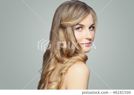 Young blonde woman with long healthy hair 46281500