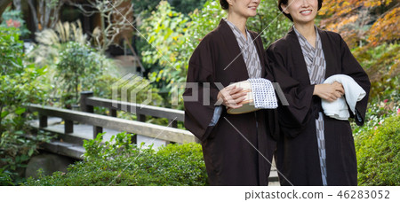 溫泉旅行父母子女母親和女兒家庭旅行形象 46283052