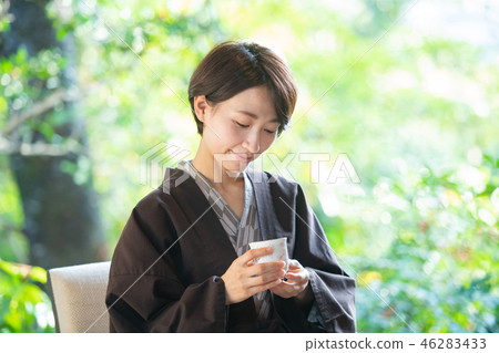 溫泉旅遊女性旅遊旅行形象 46283433