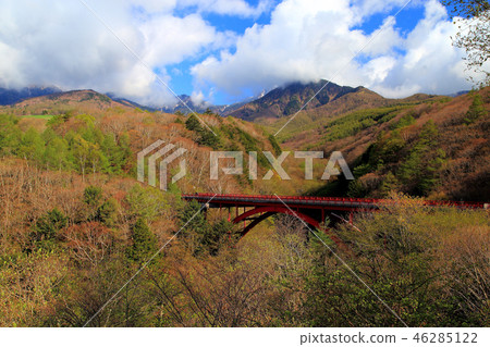 Landscape overlooking Yatsugatake Landscape overlooking Yatsugatake 46285122