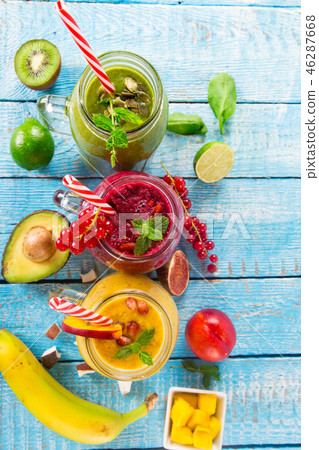 Healthy fresh smoothies with ingredients. 46287668