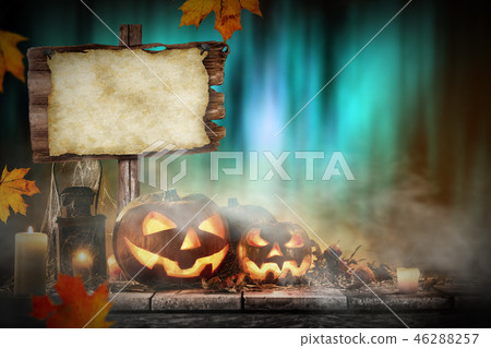 Halloween pumpkins on wooden planks. 46288257