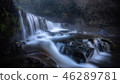 山間溪流，山谷，瀑布，瀑布 46289781
