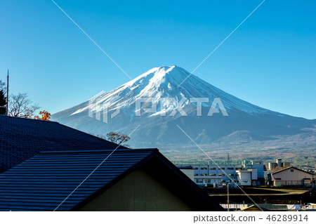 Mount Fuji snow capped close up, fujisan Kawaguchi Mount Fuji snow capped close up, fujisan Kawaguchi 46289914