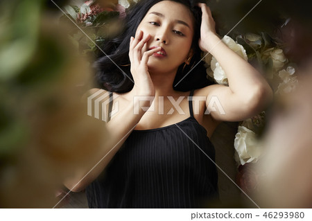 Female beauty image 46293980