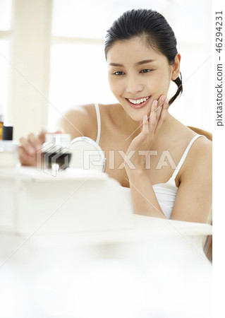 Female beauty image 46294231