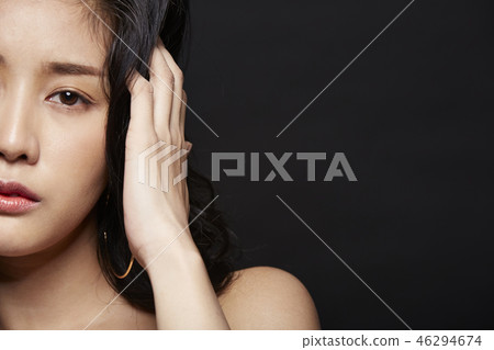 Woman dress up black back look 46294674