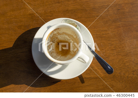 Dirty cups of coffee. 46300445