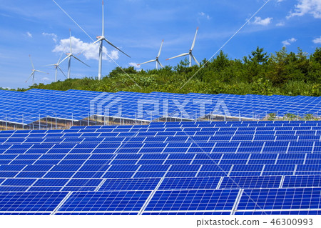 Eco image_ Photovoltaic電廠和風力發電廠和綠色和藍天 Eco image_ Photovoltaic電廠和風力發電廠和綠色和藍天 46300993