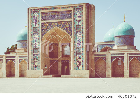 Hast Imam Square (Hazrati Imam), religious center 46301072