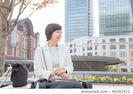 Female lawyer for wheelchair businessmen Tokyo Marunouchi Female lawyer for wheelchair businessmen Tokyo Marunouchi 46302452