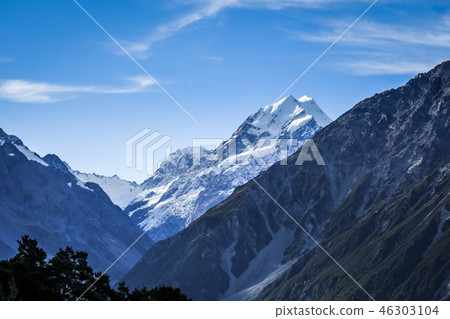 Aoraki Mount Cook landscape, New Zealand 46303104