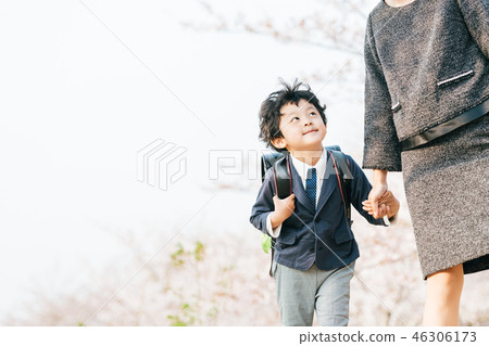 櫻花和母親和孩子 46306173