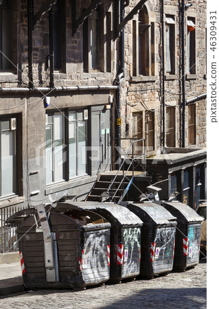 Vintage street with garbage bins in Edinburgh Vintage street with garbage bins in Edinburgh 46309431