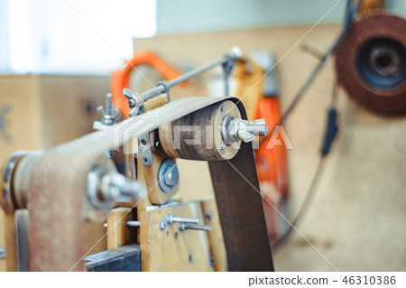 grinding machine in the workshop 46310386