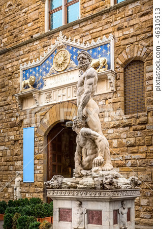Hercules statue near Palazzo Vecchio, Florence, Italy Hercules statue near Palazzo Vecchio, Florence, Italy 46310513