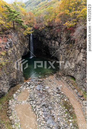 耆那教瀑布 46310523