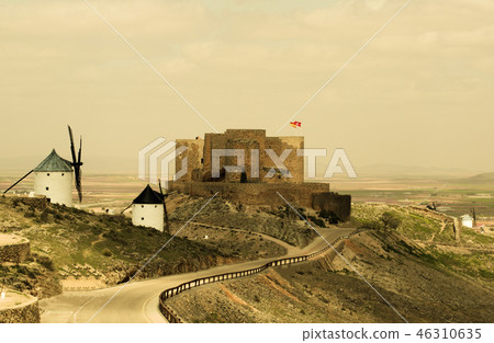 Castillo de Consuegra, Toledo, Spain Castillo de Consuegra, Toledo, Spain 46310635
