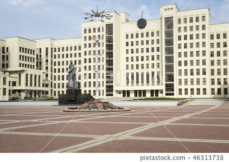 Monument of Lenin near Government House Monument of Lenin near Government House 46313738