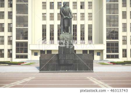 Monument of Lenin near Government House Monument of Lenin near Government House 46313743