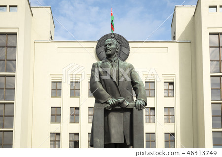 Monument of Lenin near Government House Monument of Lenin near Government House 46313749
