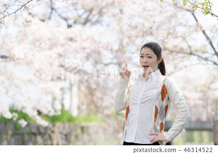 Woman, cherry blossom Woman, cherry blossom 46314522