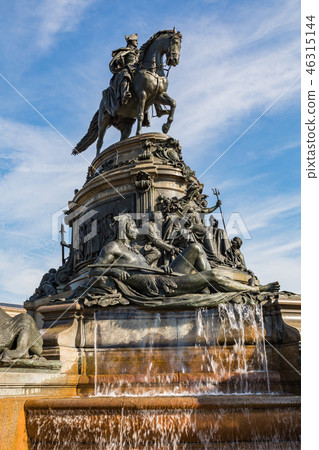 George Washington monument in Philadelphia. 46315144