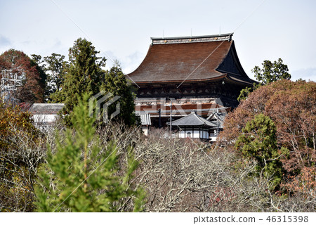 秋天Yoshinoyama Kinutan-ji寺廟 秋天Yoshinoyama Kinutan-ji寺廟 46315398