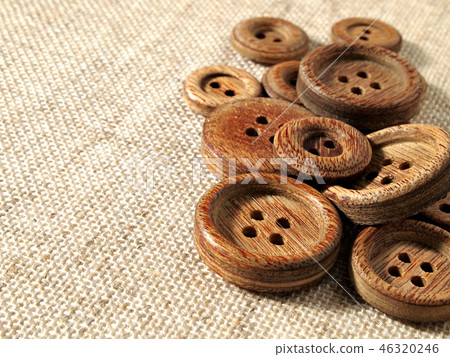 木製按鈕工藝品/縫紉圖像 46320246