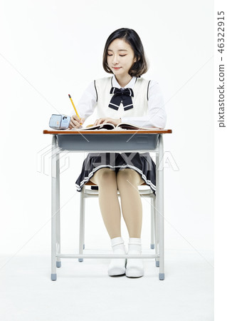 Middle school students, High school students, Students, Education 46322915
