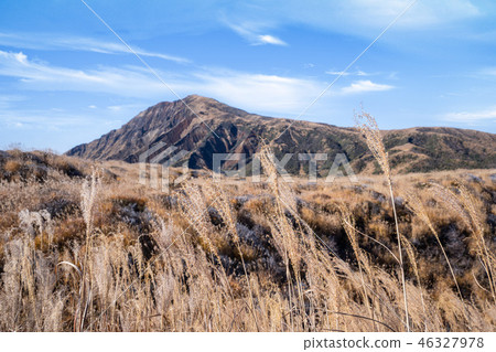 日本 九州 阿蘇 火山 芒草 熊本 aso mountain volcano 46327978