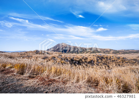 日本 九州 阿蘇 火山 芒草 熊本 aso mountain volcano 46327981