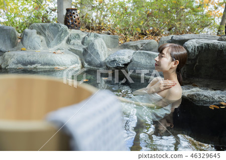 Hot spring image Hot spring travel woman bathing scene Hot spring image Hot spring travel woman bathing scene 46329645