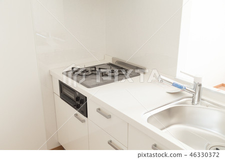 A kitchen 46330372